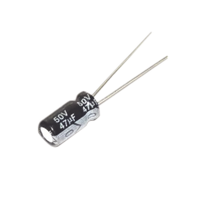 SYSCOM Capacitor Electrolítico de Aluminio, Radial de 47 µFd, 50 Vcc, 105 °C, 6.3 x 11 mm. MOD: CE47/50V