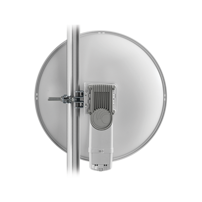 CAMBIUM NETWORKS Suscriptor PMP 450 en 5 GHz con antena integrada de 25 dBi, 40 Mbps, C054045H013 (Requiere POE30, CABEPMP) MOD: PMP-450D