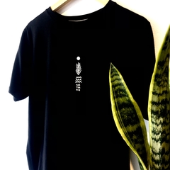 Remera Mae Tuanis - Reef negra - comprar online