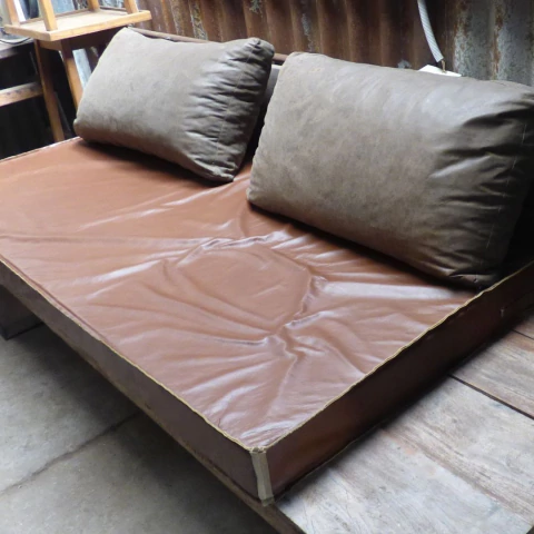 Colchón para camastro o sillón de cuero