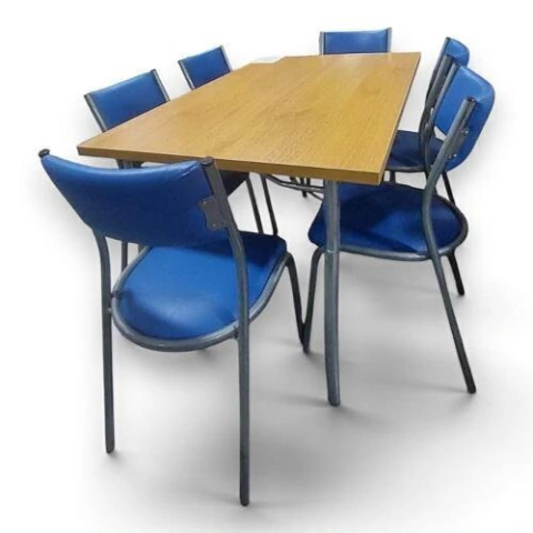 MESA SILCAR 1.50 + 6 SILLAS CUERINA AZUL.
