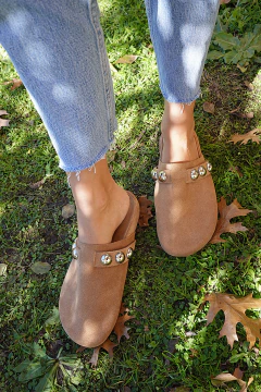 MULES POLY GAMUZA HABANO - La Simona Handbags