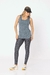 modelo usa regata dry fit di paula azul  
