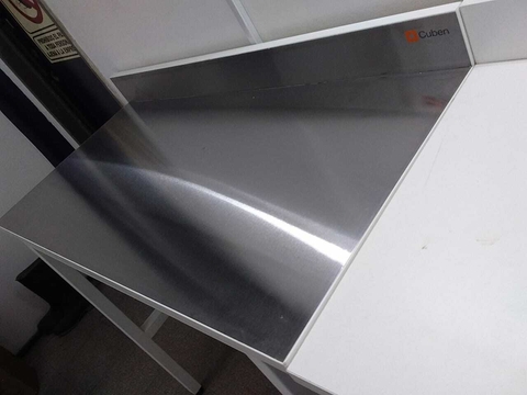 MESADA LABORATORIO REVESTIDA EN ACERO INOXIDABLE - comprar online