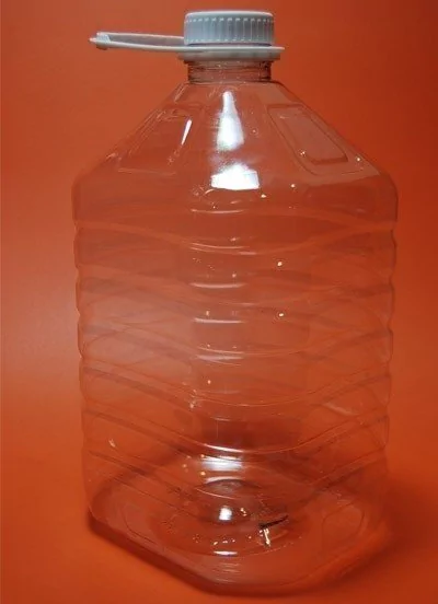GARRAFA ANILLADA CRISTAL RECTANGULAR 5 LT C/ASA Y TAPA R-45