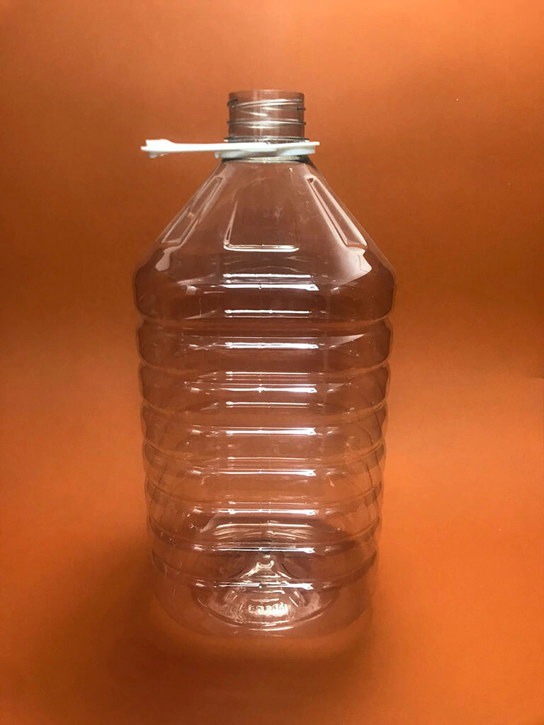 GARRAFA ANILLADA CUADRADA 10 LT CON TAPA INVIOLABLE Y ASA