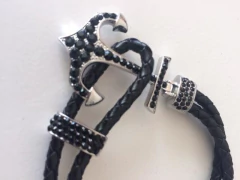 *Pulsera ANCLA CON PIEDRAS NEGRAS - comprar online
