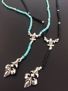 Collar tipo Rosario de Onix & Plata FLOR DE LIS - comprar online