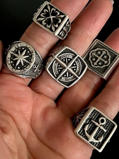 Anillo CARDINAL en internet