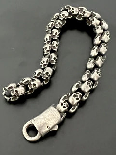 Pulsera CALAVERAS DARK - comprar online
