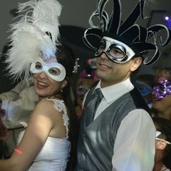 Antifaz Dione Blanco con Plumas