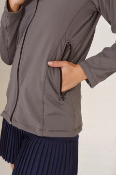 ABRIL - Campera con cierres y bolsillos - comprar online