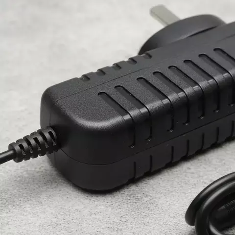 Cargador EXO Original para Tablet Winart WP13 – 5V/2A - comprar online