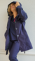 PILOTO DE LLUVIA CON CAPUCHA AZUL MARINO ESCOSES - comprar online