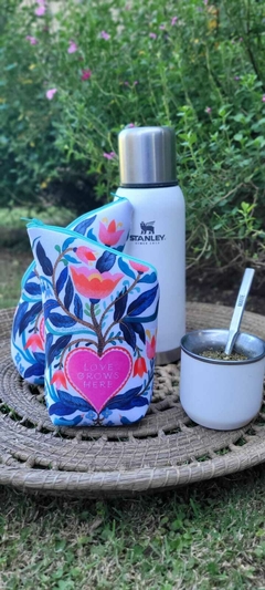 Set de estuches love grows here en internet