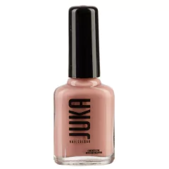 Fotografía de producto de la botella de esmalte de uñas tradicional Juka en frasco negro mate. Un sticker circular en el frente exhibe el tono "CRANBERRY CHEESECAKE 97", revelando un color rojo profundo o borgoña cremoso y elegante, ideal para una manicur