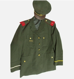 chaqueta del ejercito argentino con gorra años 1960 sastreria militar