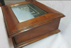 Caja De Madera Ceremonial De Guarnicion Militar Llave Y Mas - comprar online