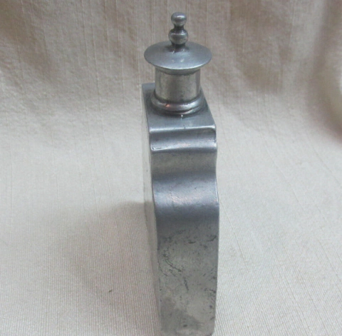 Botella COLECCIONABLE del zakflask de la lata de la botella del aroma de la botella del licor de la botella de perfume del FRASCO DEL PEWTER - Polo Antiguo - Antigüedades en Argentina