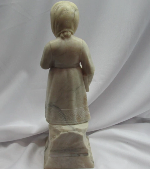 A. MICHELOTTI escultura de mármol de una chica pensante 1920 estatua - Polo Antiguo - Antigüedades en Argentina