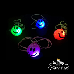 Pack x 48 Colgantes Carita Smile Led en internet