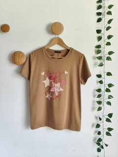 Remera básica LUCKY YOU en internet