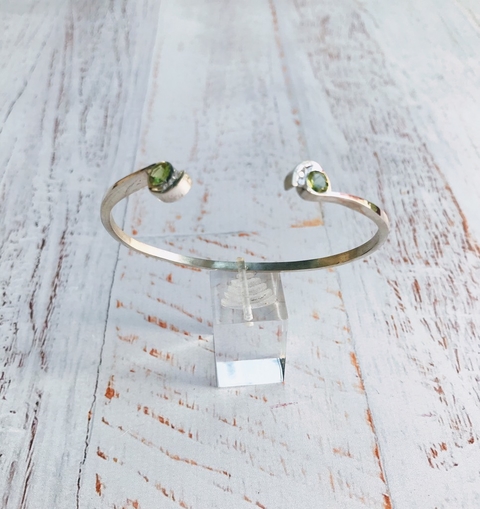 Escava ovalada - piedra Peridoto facetada y cristales Swarovski