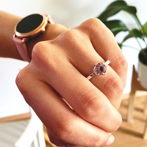 Anillo cintillo - Piedra amatista - plata 925. A pedido