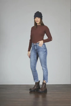 Jeans Mom Bota Desflecado Elast.- 092 en internet
