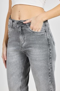 Jean mom clasico gris localizado gris - 316