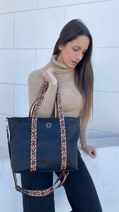 Bolso Asia Negro con Animal print