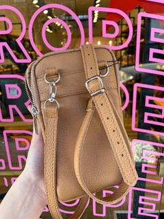Porta Celular Carrie Suela - comprar online