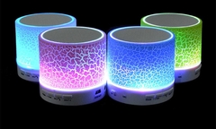 S90U Mini Protable Crackle Speaker Bluetooth sem fio Subwoofer LED Flash Celular tablet PC TF S02U S03U S05U S06U S07U - loja online