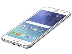 SMARTPHONE SAMSUNG GALAXY J5 SM-J500M/DS DUOS COM DUAL CHIP, TELA 5.0", 4G, CÂMERA 13MP, ANDROID 5.1 E PROCESSADOR QUAD CORE DE 1.2 GHZ branco