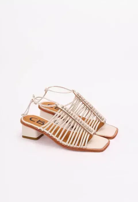 Sandalia por h o por b blanca