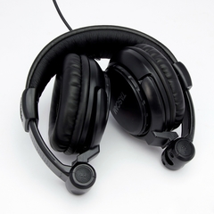 TASCAM TH-02B Auricular Profesional Cerrados Para Monitoreo en internet