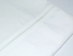 Cortina de baño Vainilla línea hotelera – Blanca lisa con detalle en vainilla en internet