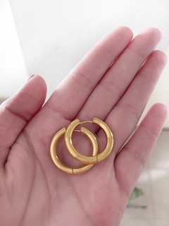 Argollitas Tini acero dorado - comprar online
