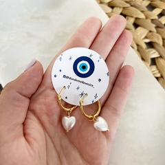 Argollitas acero dorado con corazón perla