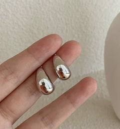 Aros gota plateados - comprar online