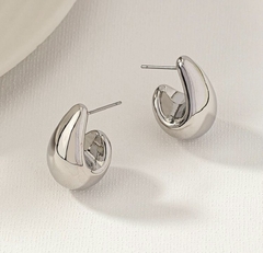 Aros gota plateados