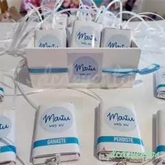 60 chocolates personalizados para 15 años con cinta, dijes y caja - comprar online