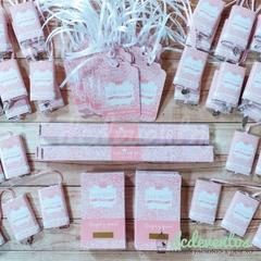 COMBO 15 AÑOS: PULSERAS + RASPADITAS + CHOCOS CON DIJES + KITS DE BAÑO + TARJETITAS SOUVENIRS