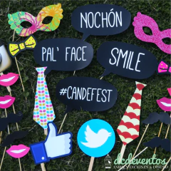 Imagen de Kit para Photobooth 15 años - 25 Accesorios para el rincón de fotos