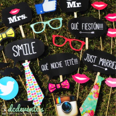 Imagen de Kit para Photobooth 15 años - 25 Accesorios para el rincón de fotos