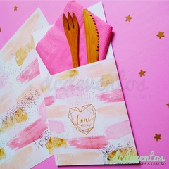 Pack 20 Individuales + 20 Porta cubiertos de papel para 15 Años - comprar online