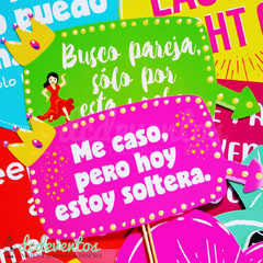 25 Carteles + 15 accesorios con frases para Photobooth (diseño y frases a elección) - tienda online