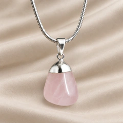 DIJE CUARZO ROSA CON CADENA ACERO QUIRURGICO