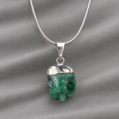 Dije De Raiz De Esmeralda Baño De Plata - ESTACION MARAVILLA