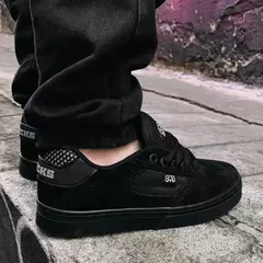 Tênis HOCKS FLAT LITE Preto Refletivo na internet